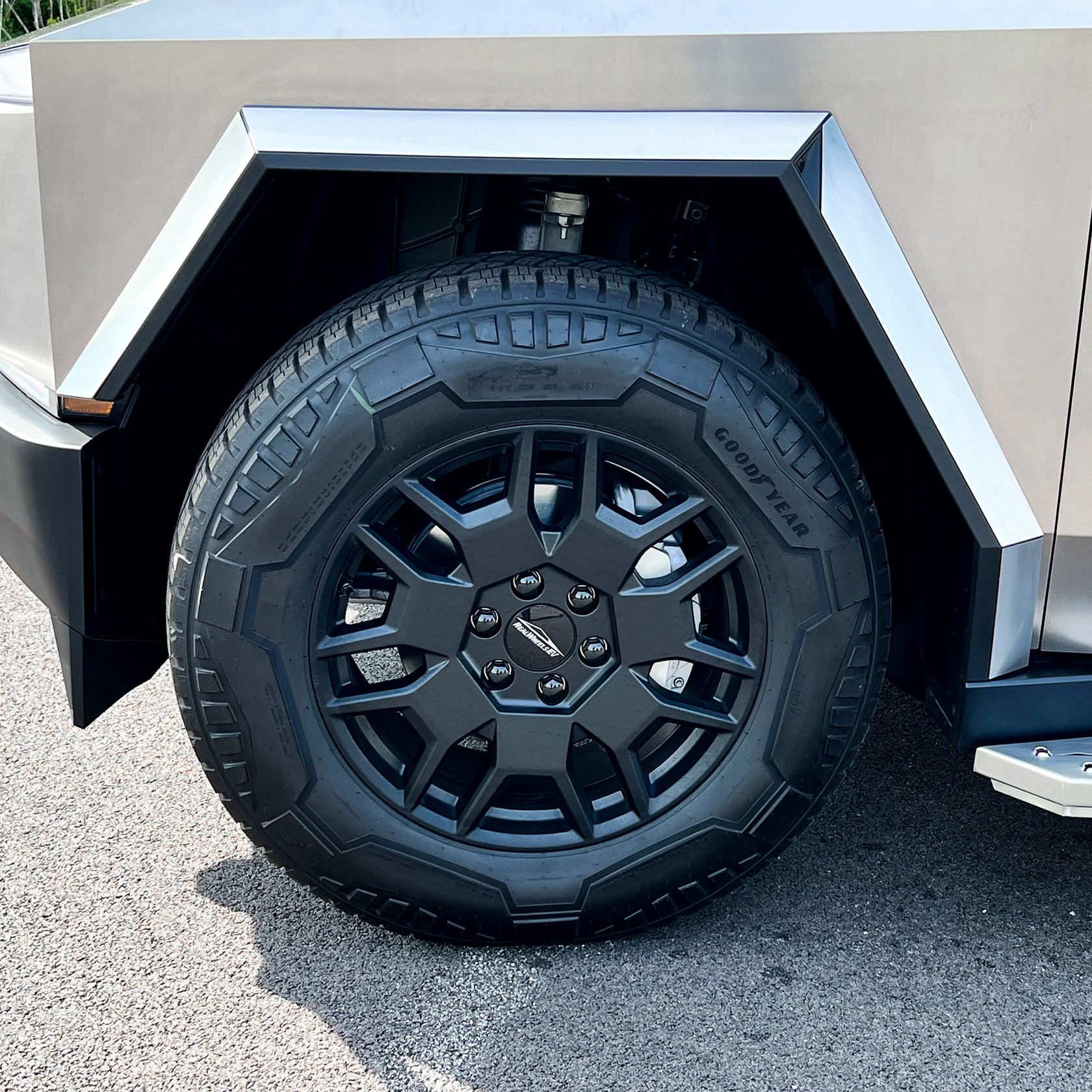 Cybertruck Stainless Steel Fender Trim – RealWheels EV